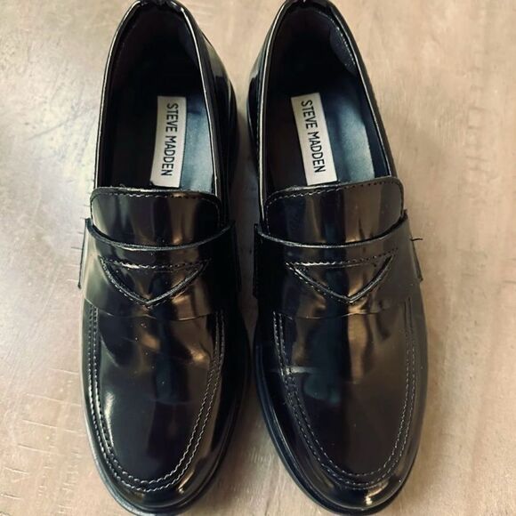 Steve Madden chunky, black patten loafers. - Picture 3 of 7